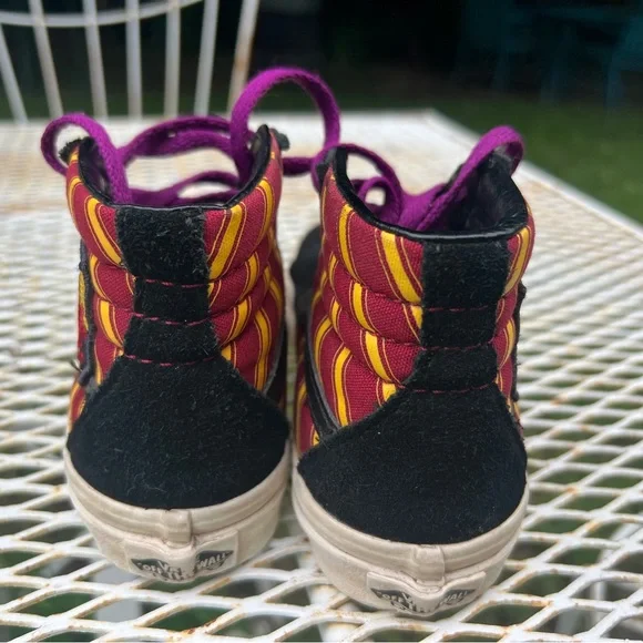 Harry Potter Gryffindor Vans kids sk8 hi tops size 3.5
